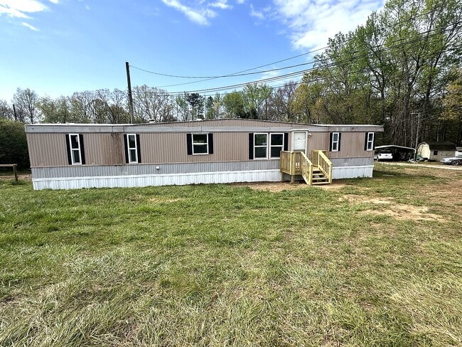 Building Photo - 233 Jolly Roger Dr