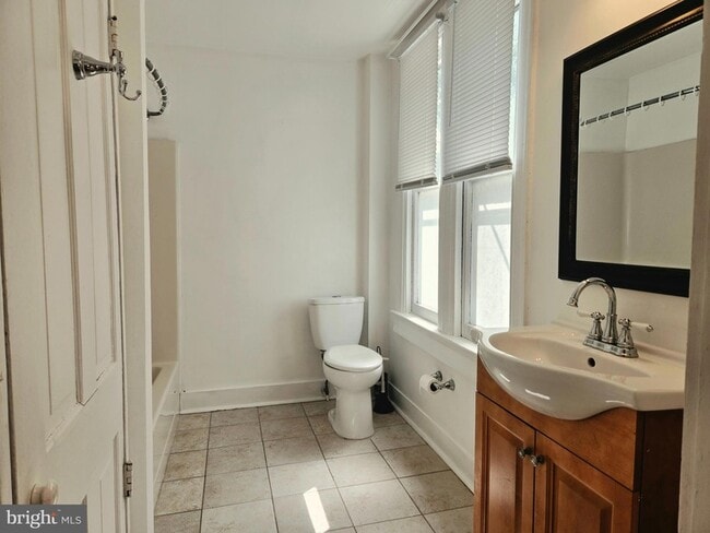 Photo - 448 N Loudoun St