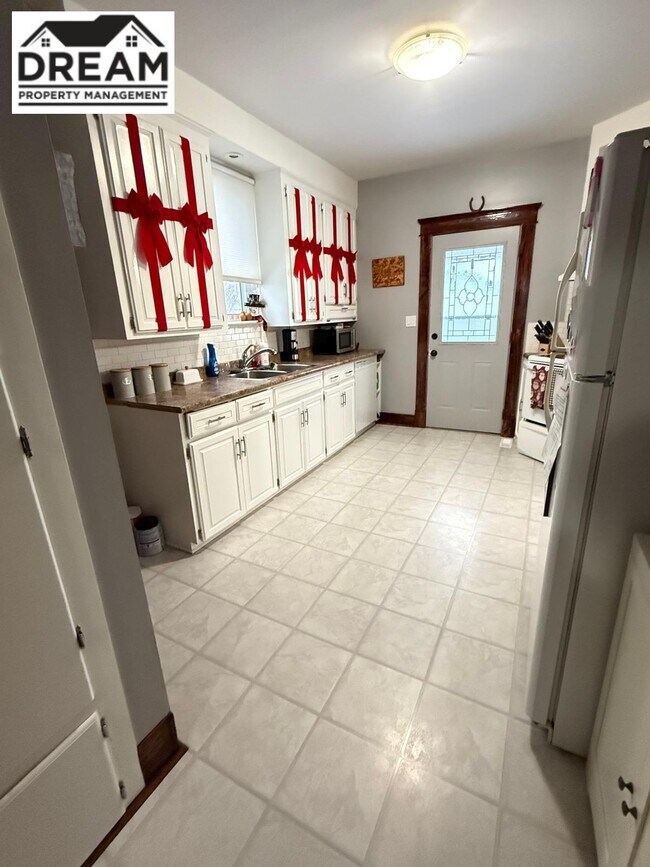 Photo - 473 Wellington St