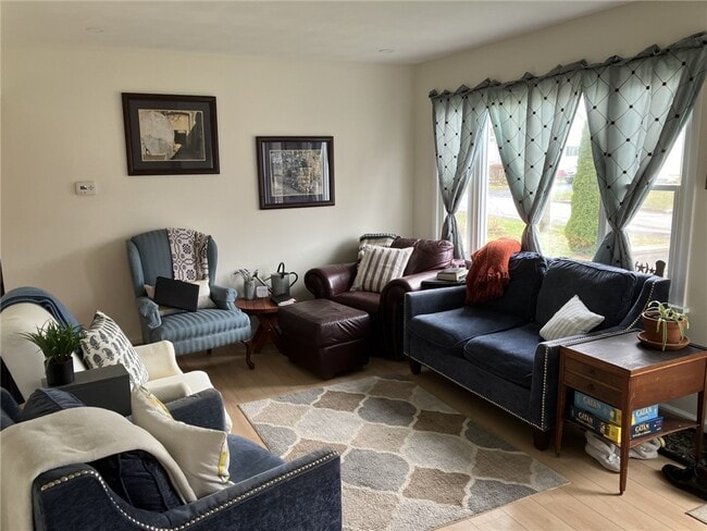 Photo - 340 N Park Dr