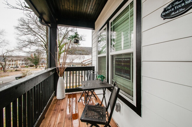 Photo - 2910 Davis Ave