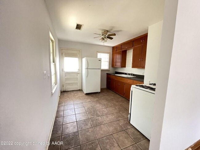 Photo - Cute 2bedroom 1 bathroom perfect for a truck driver