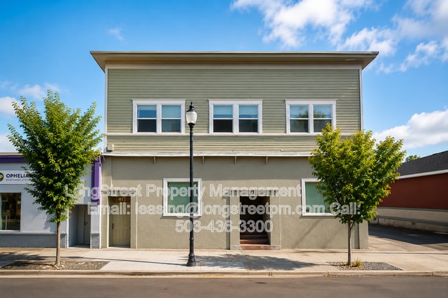 Building Photo - 417 SE Lyon St Unit 4