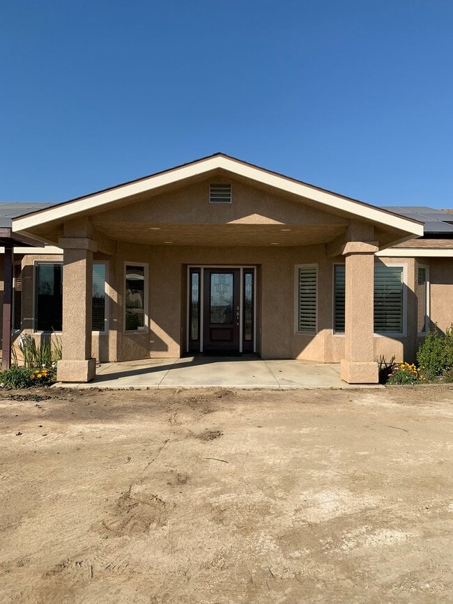 Photo - 5 Bd 4.5 Ba Country Home
