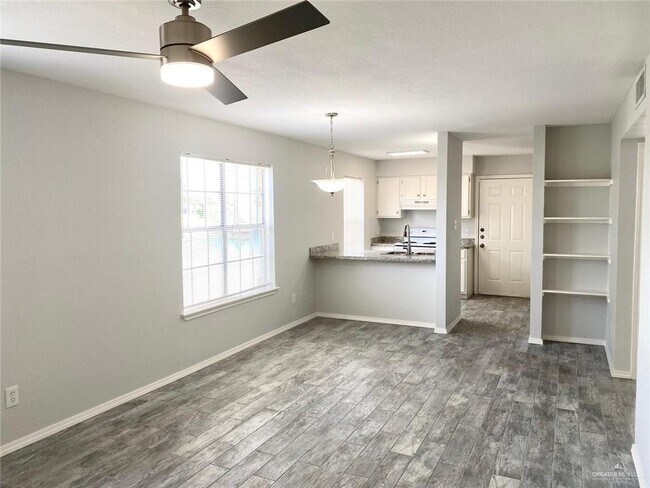 Photo - 1006 W Kelly Ave