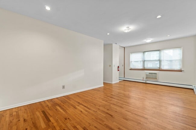 Photo - 239 Crescent Ln Unit 1