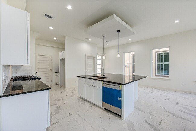 Photo - 2903 El Fenice Ln