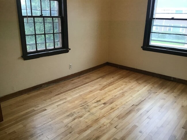 7311 W Center St Unit 3