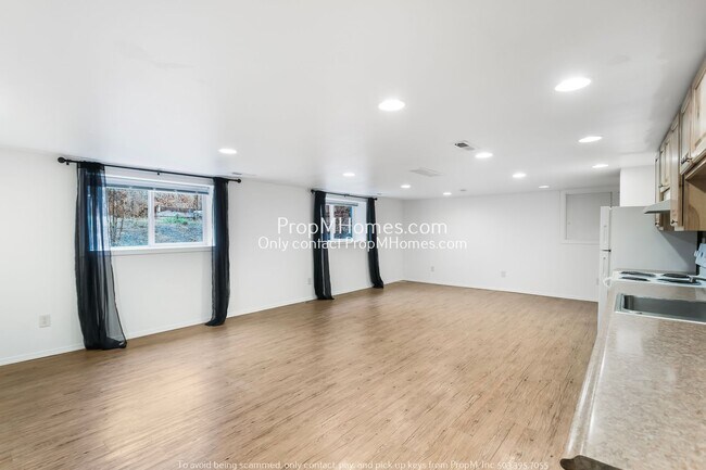 Photo - Unique 1-Bedroom with Bonus Studio – Flexi... Unit 5160 NE Columbia Boulevard - B and C