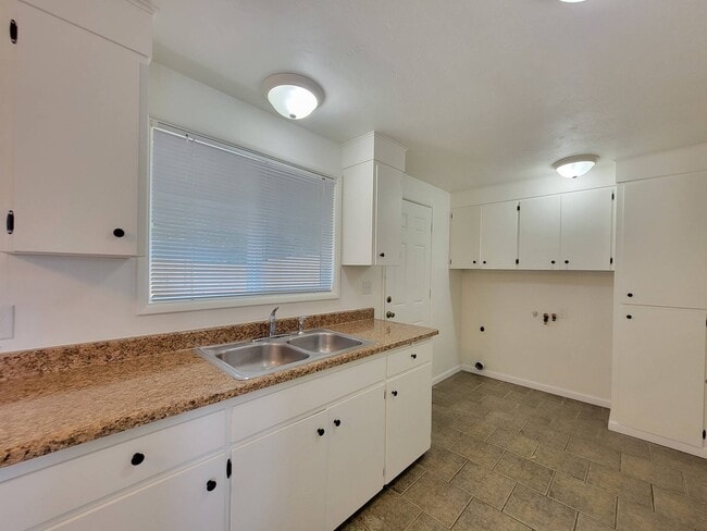 Photo - 1821 N Rd 32