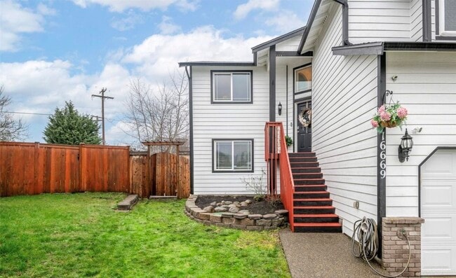 Photo - 16669 Rainier View Dr SE