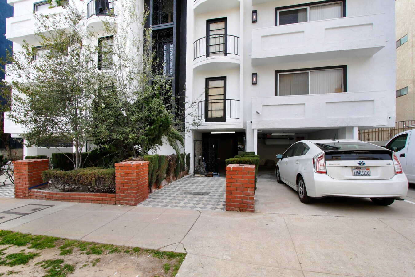 Photo - 1525 Amherst