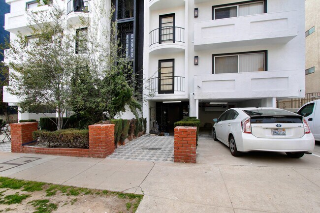1525 Amherst