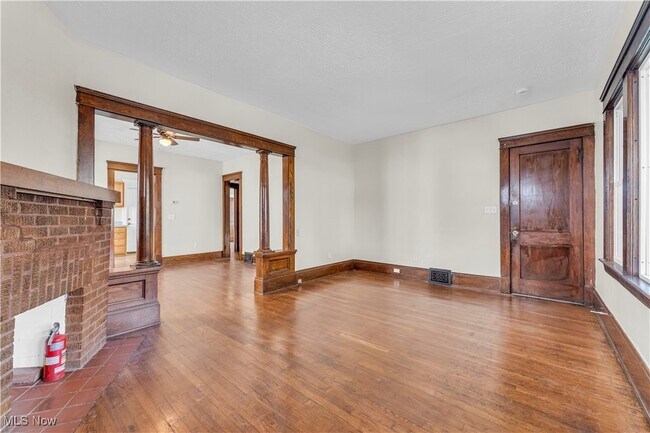 Photo - 1909 W 73rd St Unidad 1/DN