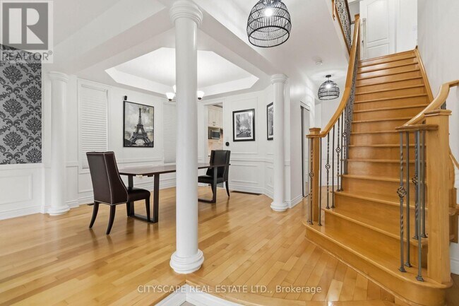 Photo - 135 Innville Crescent