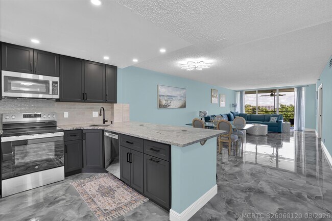 Photo - 4015 W Palm Aire Dr Unit 704