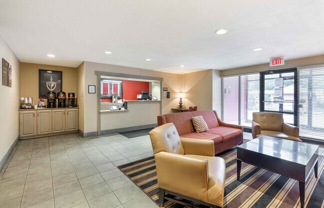 Furnished Studio-Cleveland - Westlake