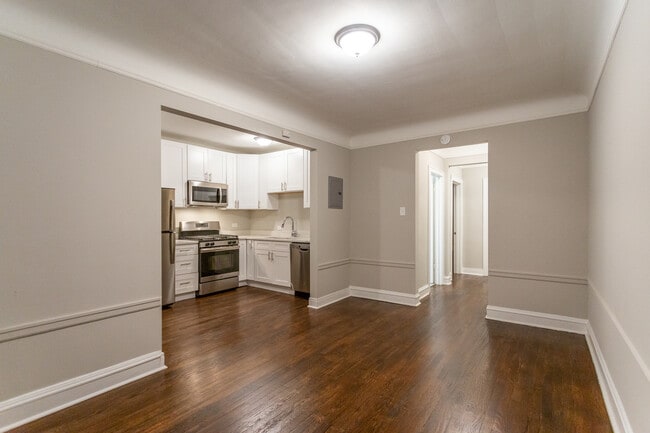 Photo - 2435 W Rosemont Ave Unit 3