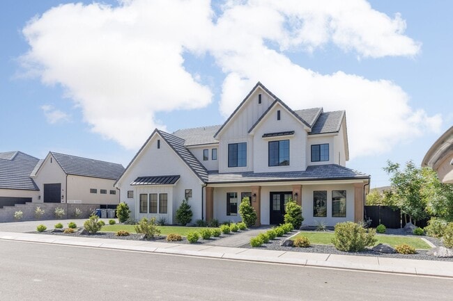 Photo - Gorgeous 5 bed | 3.5 bath |  Custom Home with RV Garage in Tonaquint!