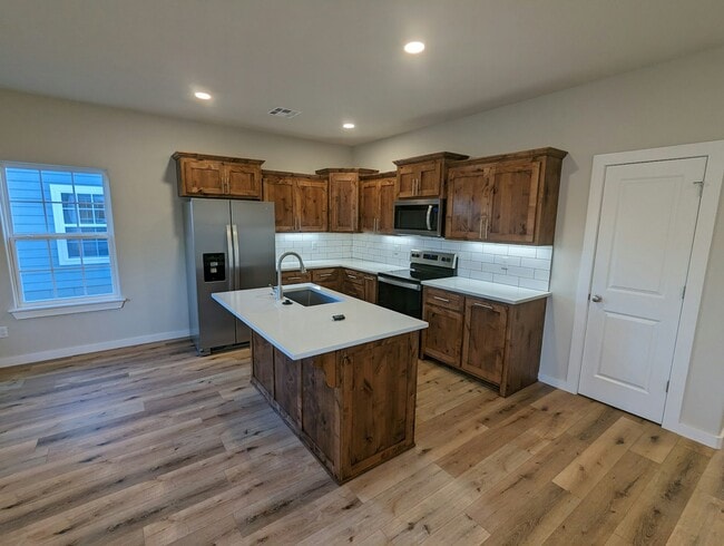 Photo - 137 S Bluff Ave