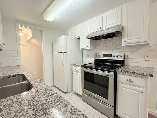 Photo - 2124 Burton Dr Unit 125