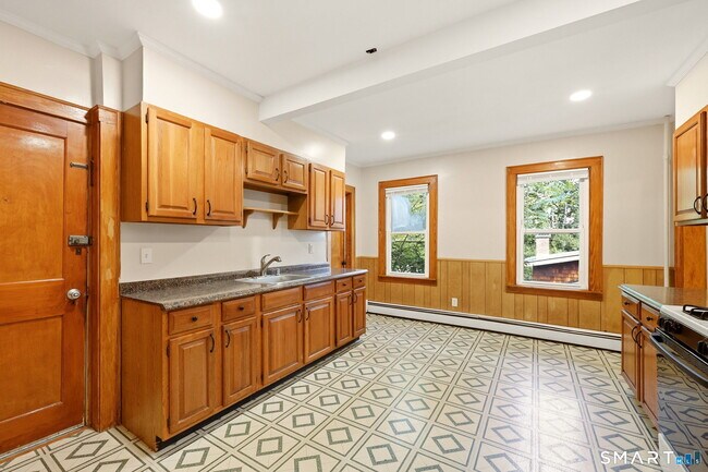 25 Long St Unit 2