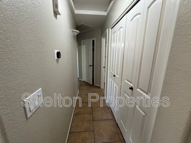 Photo - 15828 W Latham St