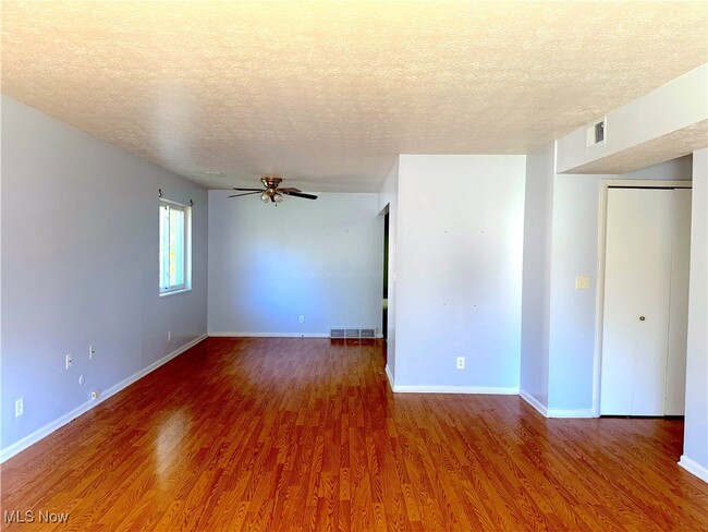 Photo - 1803 Cromwell Dr Unit 4