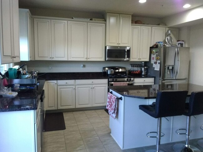 Photo - 904 Pointe View Dr