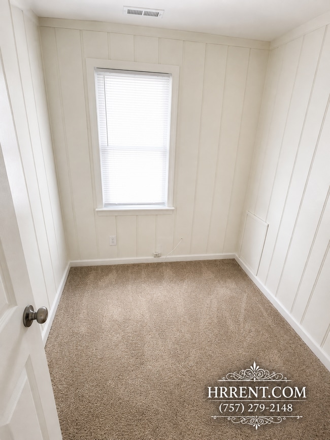 Photo - 2515 Markham St