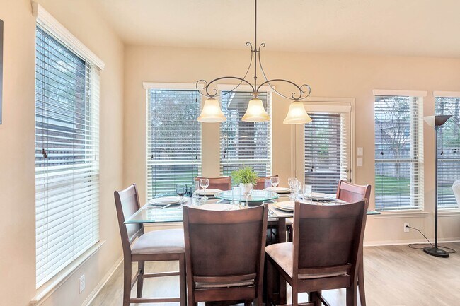 Photo - 10 W Lasting Spring Cir