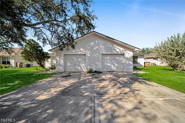 Building Photo - 1214 SE 24th Ave