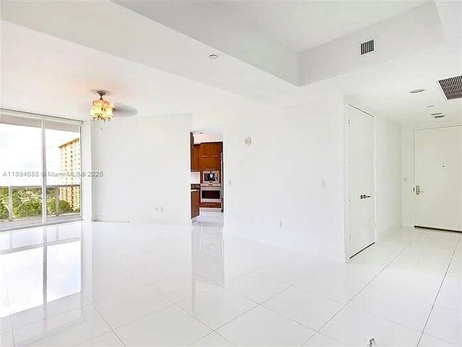 Photo - 15901 Collins Ave Unidad 705
