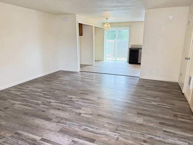 Photo - Updated 3-bedroom 1.5 bath duplex in Eugene!