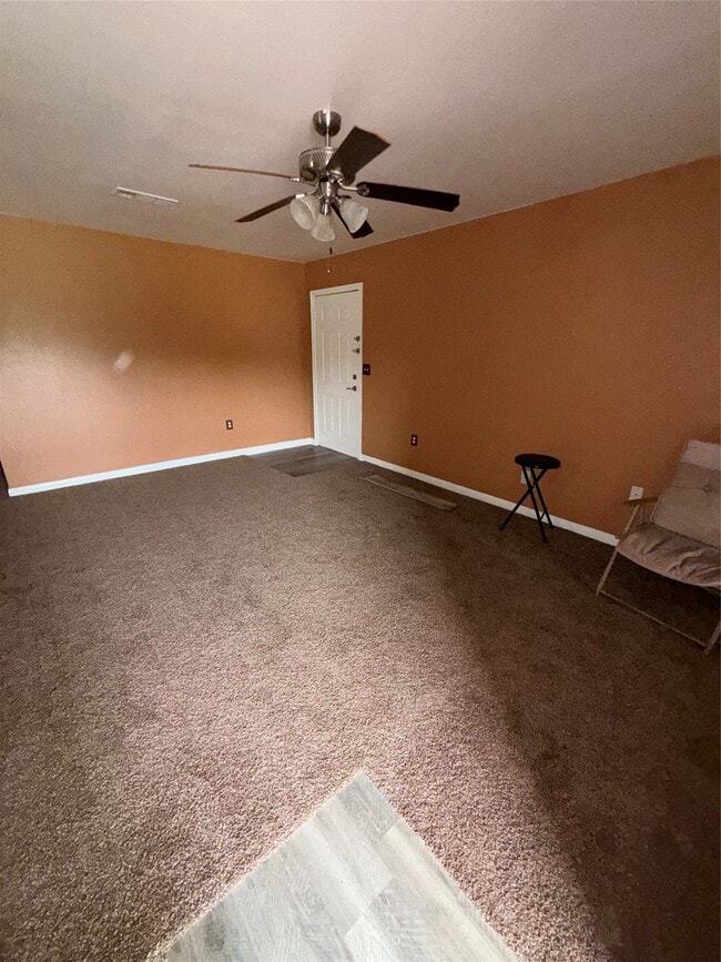 Photo - 6717 Hawthorne Rd