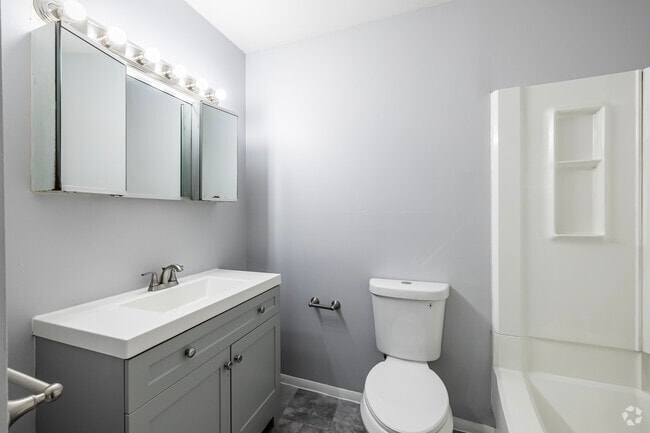 2BD, 1BA - 1,150SF - Primary Bathroom