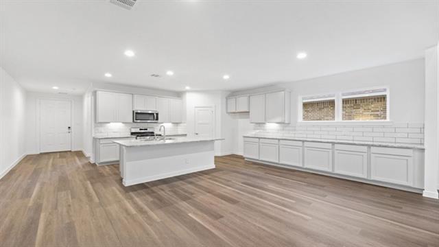 Photo - 9408 Gossamer St