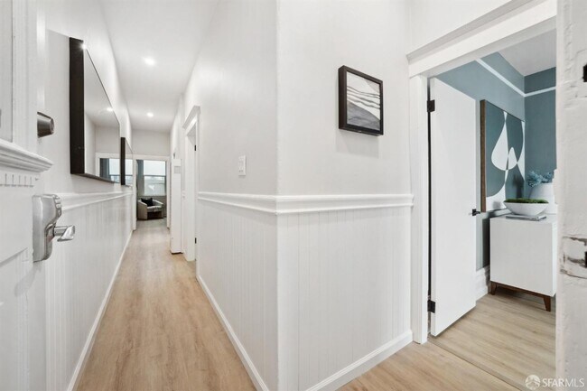 Photo - 202 (17-19 Card Aly) Unit 17