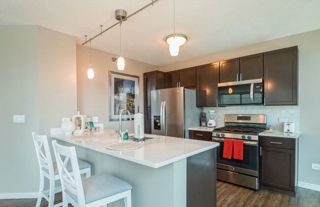 Photo - 355 E Ohio St Unidad ID1032443P