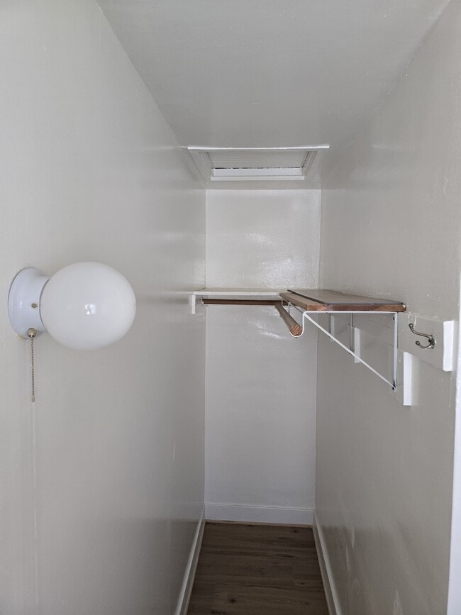 Photo - 2812 3/4 Hillcrest Dr Unit Hillcrest