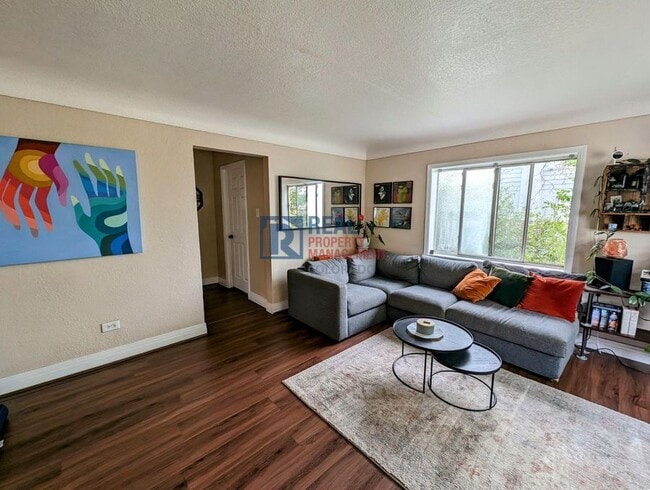 Photo - 908 Wolff St