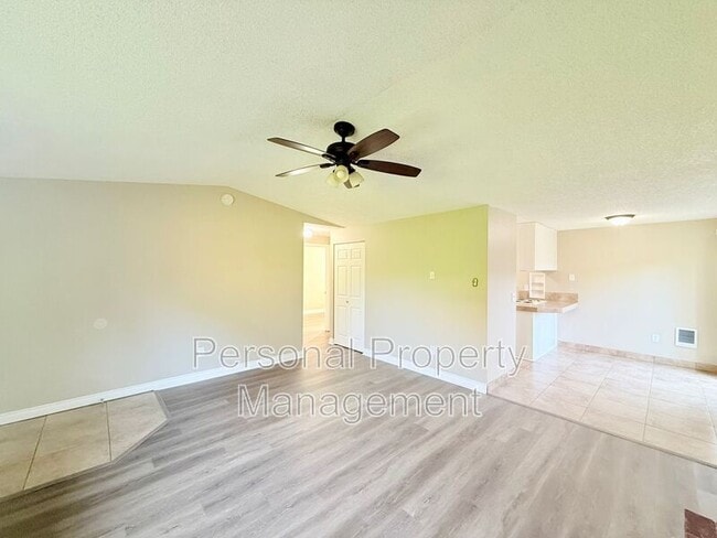 Photo - 906 Z St