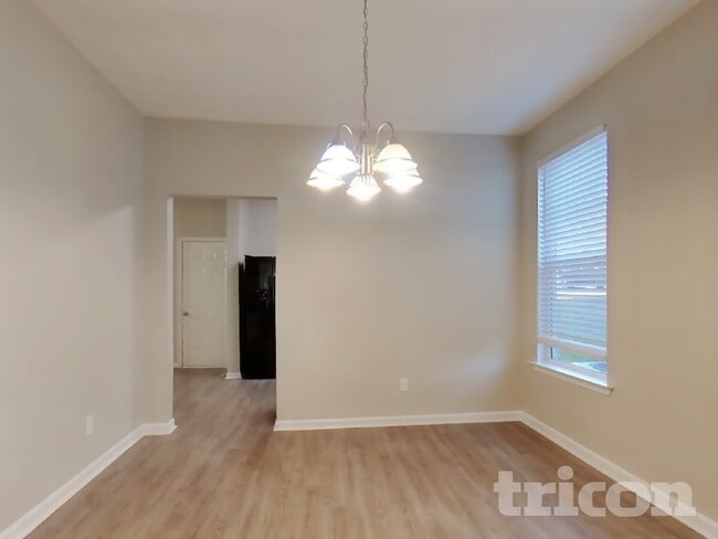 Photo - 4757 Highpoint Way