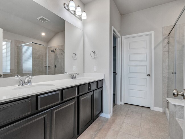 Building Photo - 6096 Pearland Pl