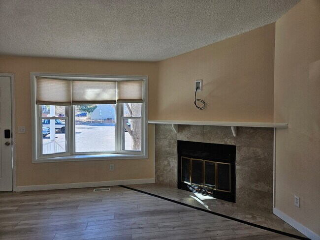 living room bay window - 8184 Washington St