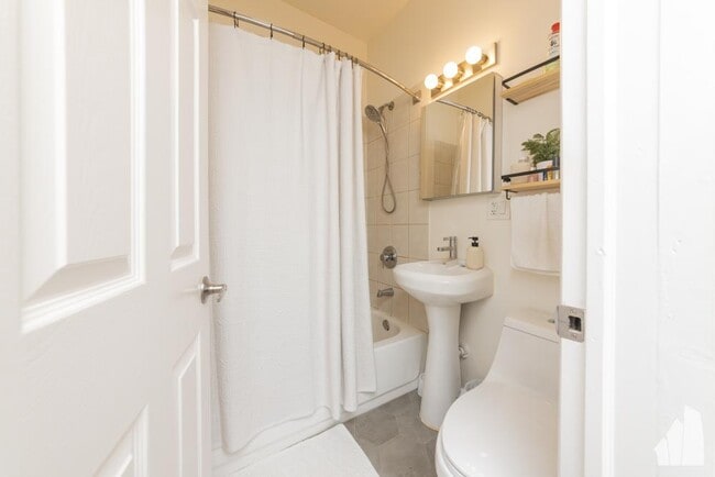 Photo - 2 bedroom in Chicago IL 60618 Unidad 1