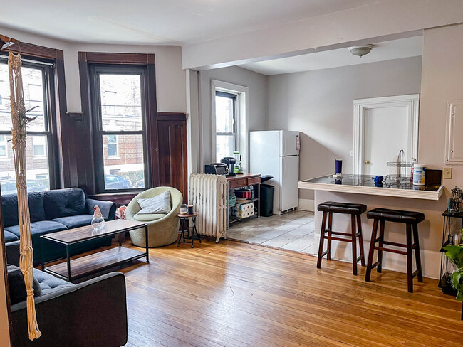 Photo - 1066 Commonwealth Ave Apartments