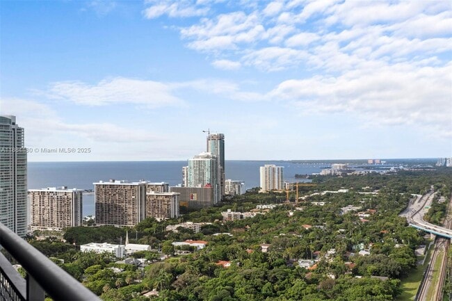Photo - 60 SW 13th St Unidad 3213