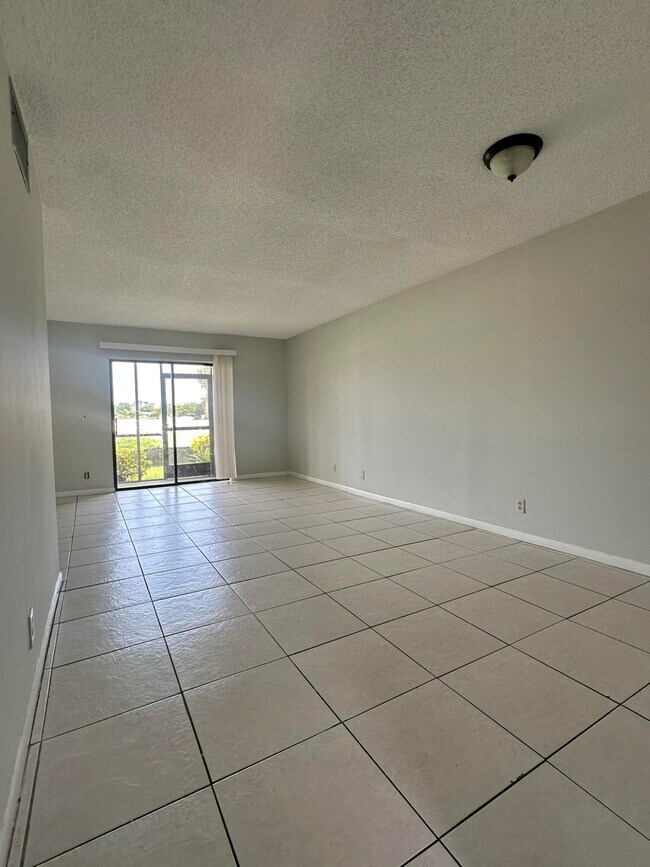 Building Photo - 7101 Golf Colony Ct Unit 101 Rental