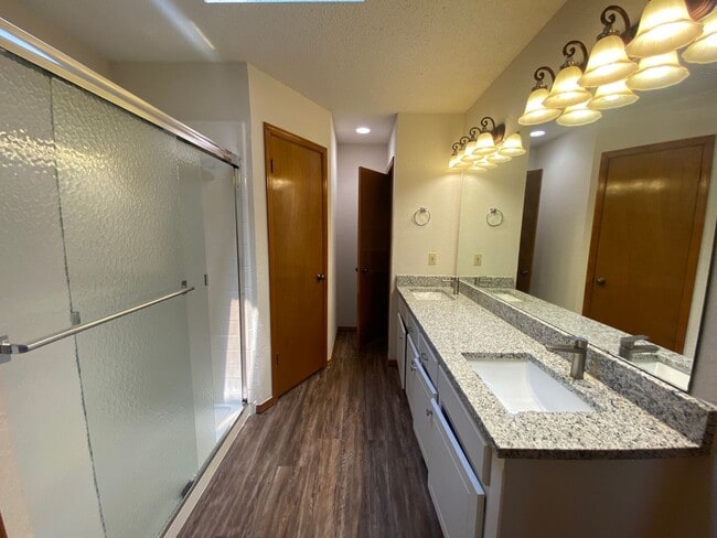 Photo - Edmond Schools - Newly Renovated 3 bedroom 2 bath